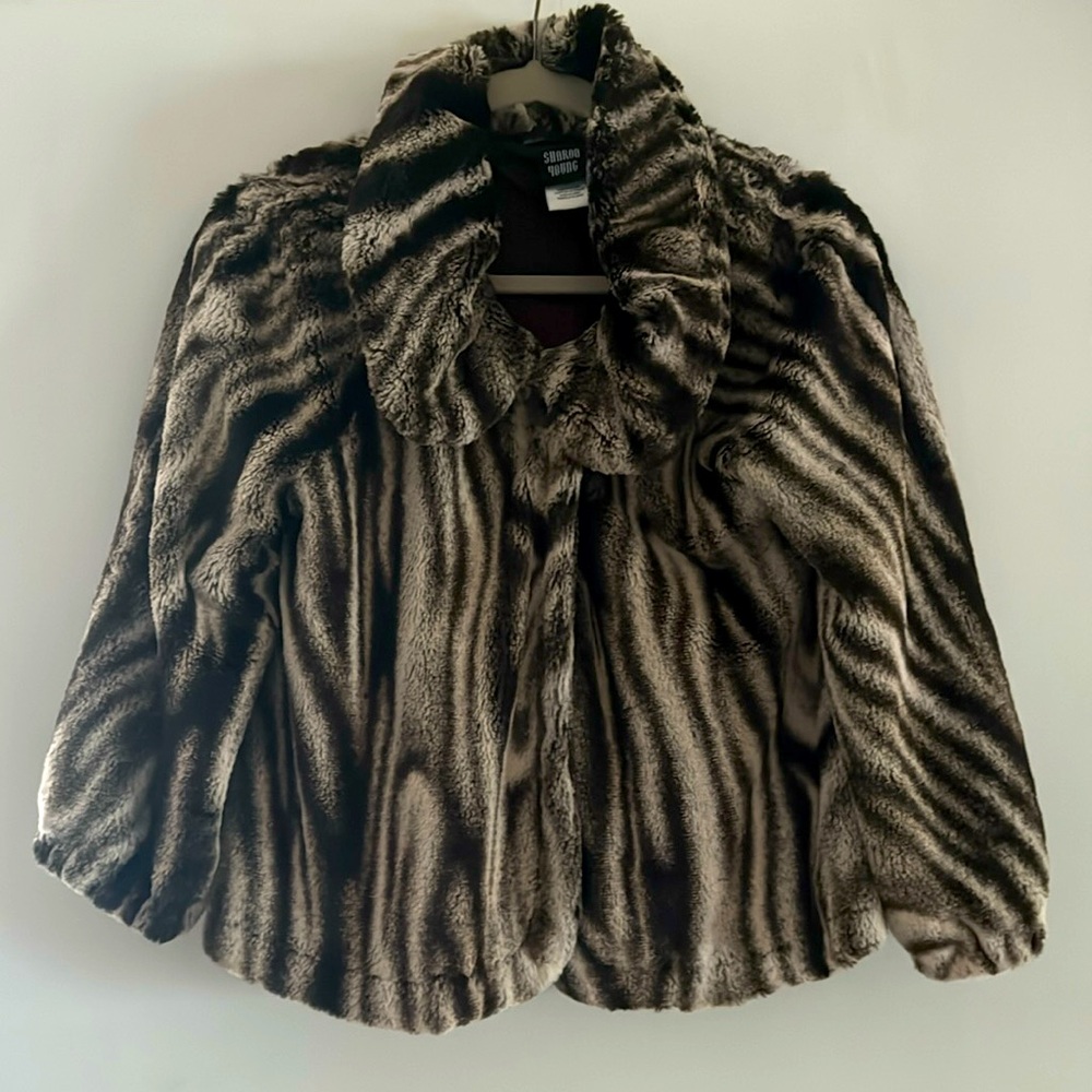 Sharon Young M Faux Fur 3/4 sleeve brown and cream crop jacket
